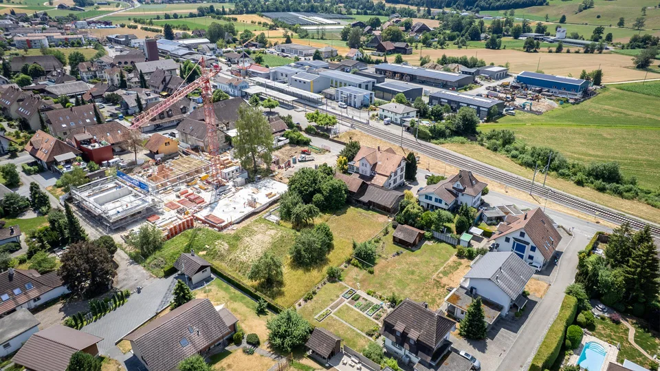 Maison d'habitation et commerciale avec potentiel de développement et terrain à bâtir à Madiswil – photo 10 sur 13