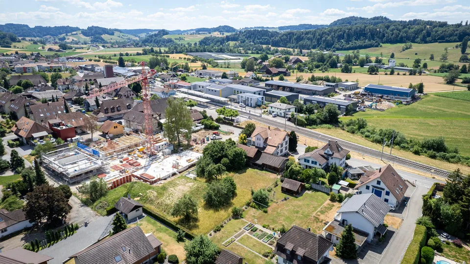 Maison d'habitation et commerciale avec potentiel de développement et terrain à bâtir à Madiswil – photo 11 sur 13