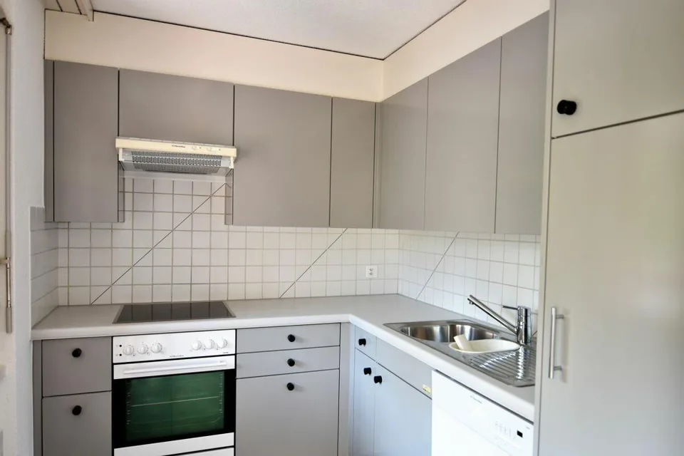 Spacious 2 1/2 room apartment in a quiet and sunny location
