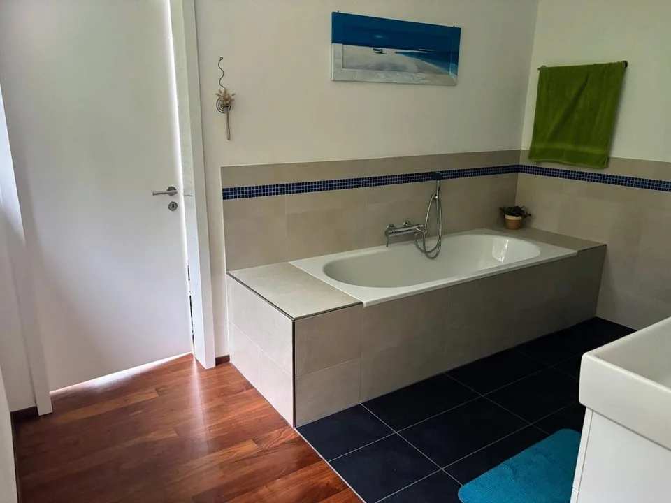 Traumwohnung für eine Familie im Steuerparadies