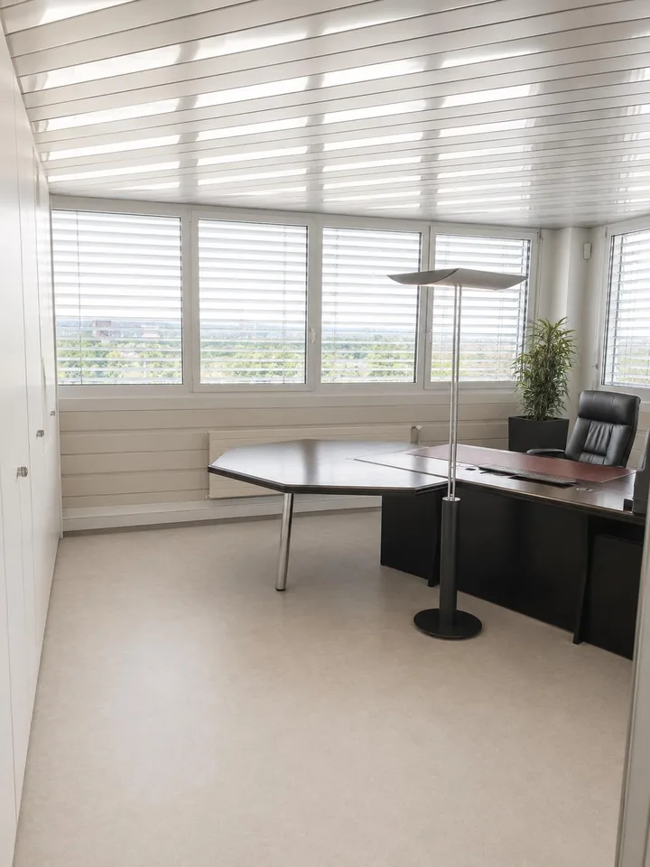 Helle Büroräumlichkeiten mit eigenem Eingang & 3 Parkplätzen – Sirnach – Foto 6 von 15