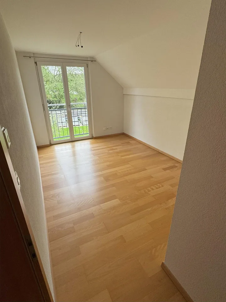 Charmante 5.5-Zimmer-Dachwohnung in der attraktiven Gemeinde Zuzwil SG