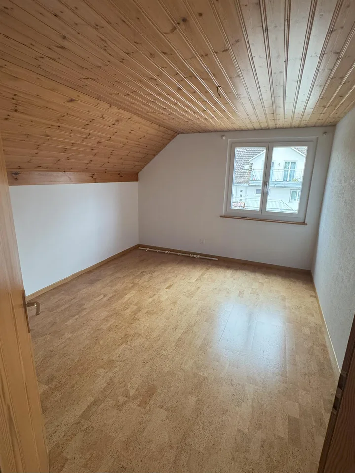 Charmante 5.5-Zimmer-Dachwohnung in der attraktiven Gemeinde Zuzwil SG