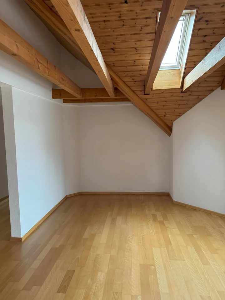 Charmante 5.5-Zimmer-Dachwohnung in der attraktiven Gemeinde Zuzwil SG
