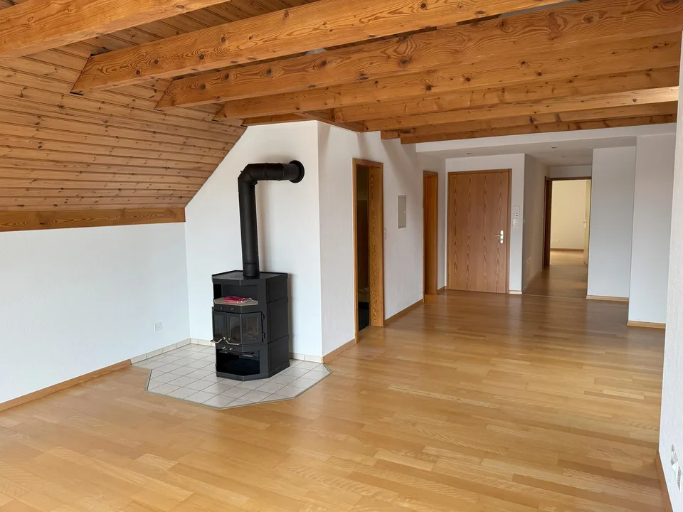 Charmante 5.5-Zimmer-Dachwohnung in der attraktiven Gemeinde Zuzwil SG