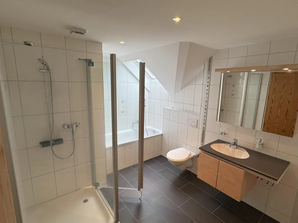 Charmante 5.5-Zimmer-Dachwohnung in der attraktiven Gemeinde Zuzwil SG