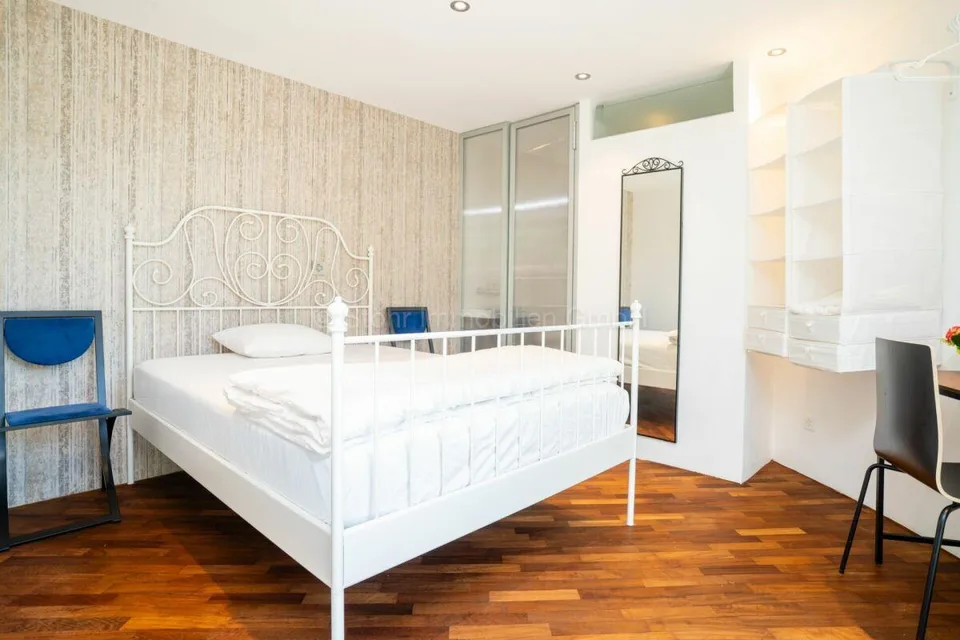 Elegante 10-Zimmer Villa mit aussergewöhnlicher Architektur – Foto 30 von 30