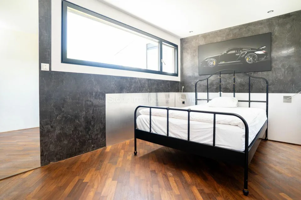 Elegante 10-Zimmer Villa mit aussergewöhnlicher Architektur – Foto 27 von 30