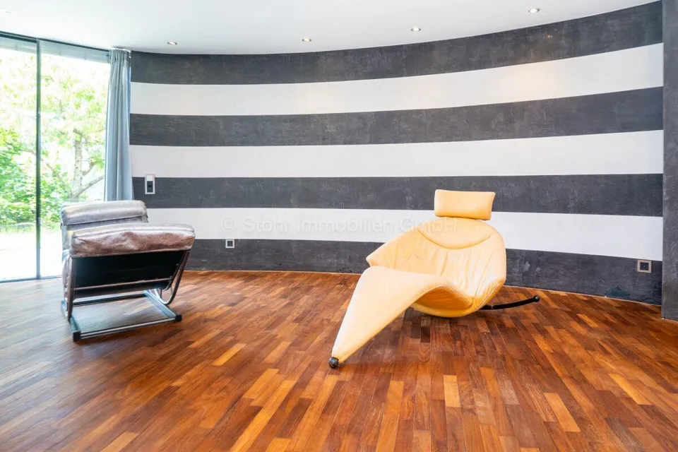Elegante 10-Zimmer Villa mit aussergewöhnlicher Architektur – Foto 26 von 30