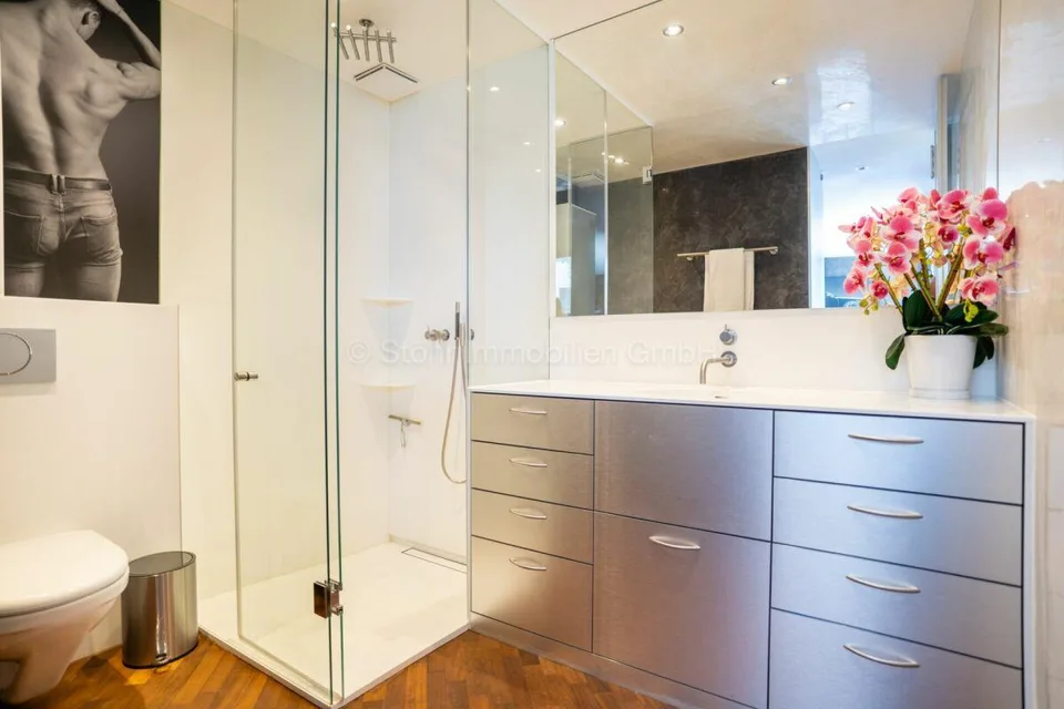 Elegante 10-Zimmer Villa mit aussergewöhnlicher Architektur – Foto 28 von 30