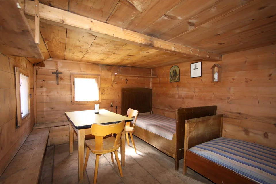 Maiensäss-Hütte mit Anbau "Mises Tschamut" – foto 3 di 9