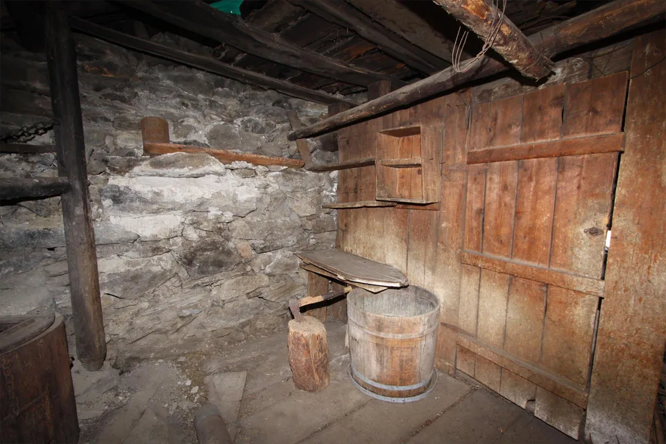 Maiensäss-Hütte mit Anbau "Mises Tschamut" – foto 8 di 9