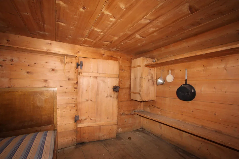 Maiensäss-Hütte mit Anbau "Mises Tschamut" – foto 4 di 9