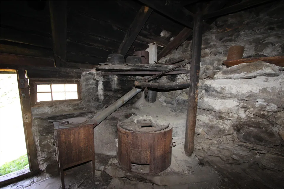 Maiensäss-Hütte mit Anbau "Mises Tschamut" – foto 7 di 9