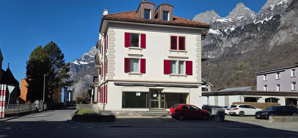 Espace commercial à louer dans un emplacement central - 16,5 m² – photo 2 sur 8