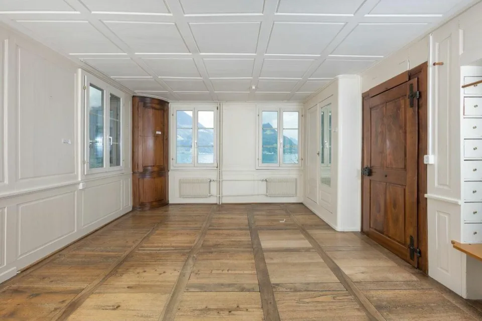 Appartamento elegante di 3.5 stanze in un edificio residenziale storico