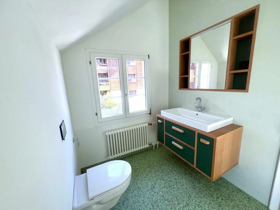 Appartamento di 3,5 stanze recentemente ristrutturato in un edificio residenziale storico