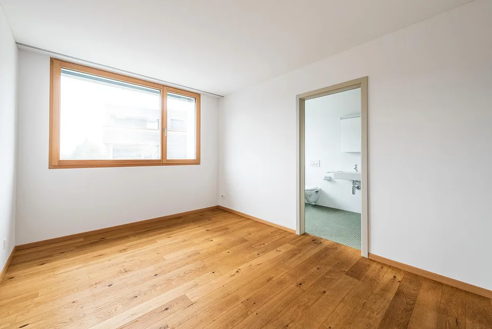 Hochwertige 4.5-Zimmerwohnung mit Terrasse in sonniger Lage