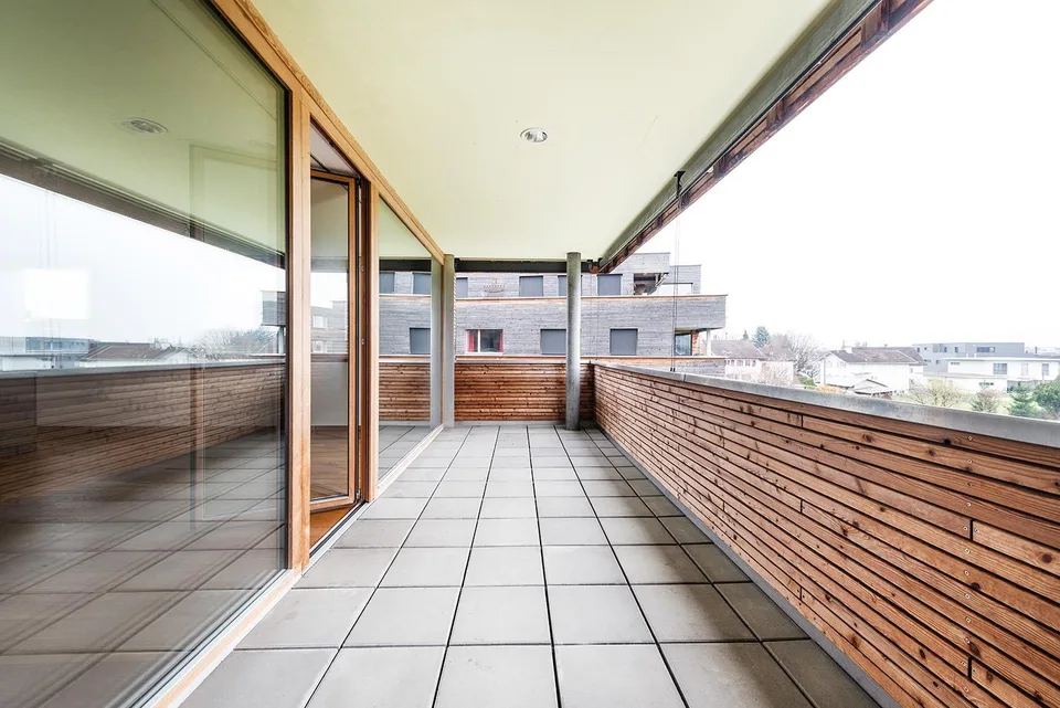 Hochwertige 4.5-Zimmerwohnung mit Terrasse in sonniger Lage