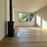 Wohnen im Grünen (Erstbezug) - 2½-Zimmer-Wohnung mit hochwertigem Innenausbau zu vermieten