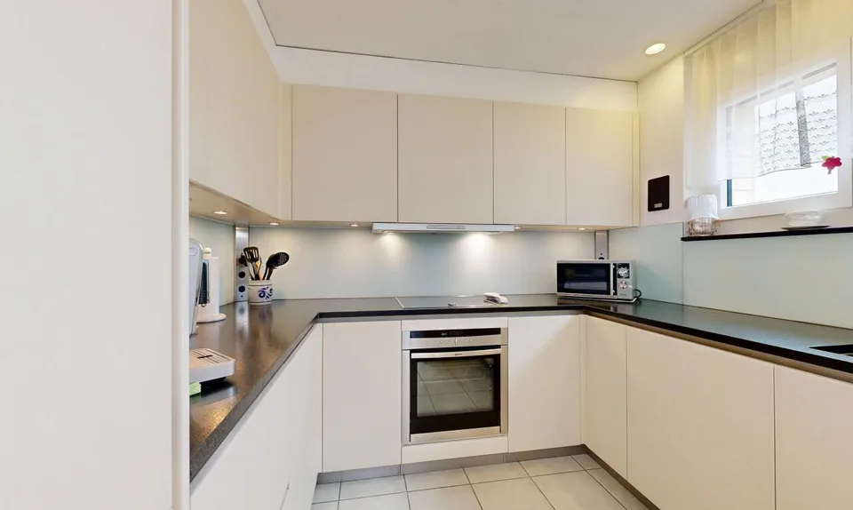 Spacious attic maisonette with direct lift access in Wetzikon – photo 3 of 11