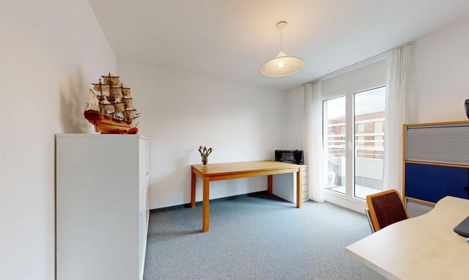 Spacious attic maisonette with direct lift access in Wetzikon – photo 5 of 11
