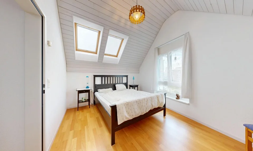 Spacious attic maisonette with direct lift access in Wetzikon – photo 7 of 11