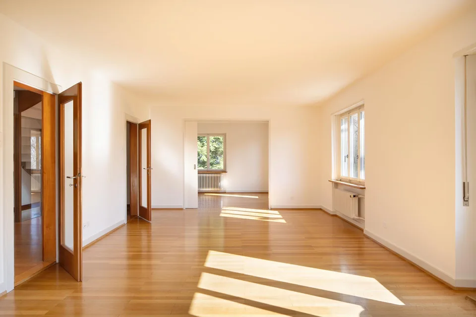 Grosszügiges Einfamilienhaus mit viel Grün und Privatsphäre – Foto 6 von 14