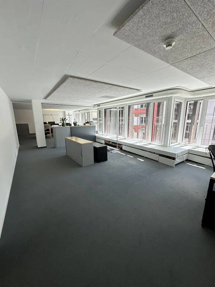 Büro / Praxis (ehemals Tradingfloor einer Bank) – Foto 3 von 10
