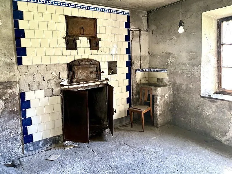 grosses Dorfhaus zum Ausbauen mit Bauland an zentraler Lage mit Aus... – Foto 2 von 25