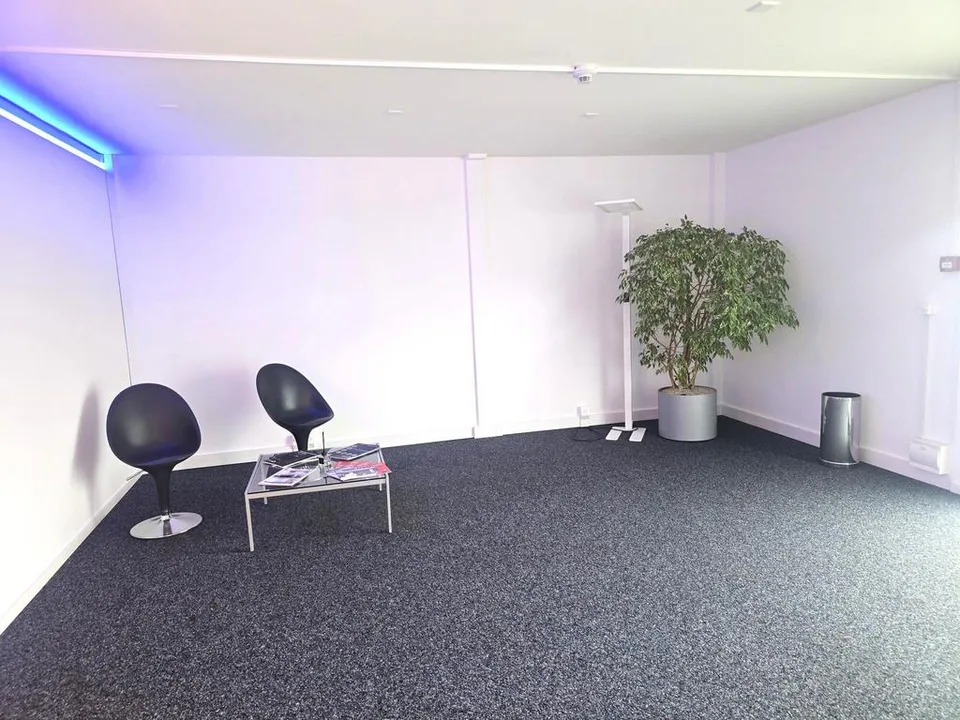 Moderne Büroräumlichkeiten im Erdgeschoss – Foto 4 von 7