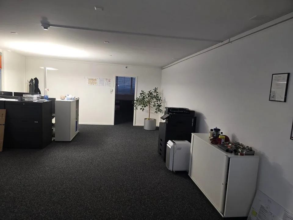 Moderne Büroräumlichkeiten im Erdgeschoss – Foto 2 von 7