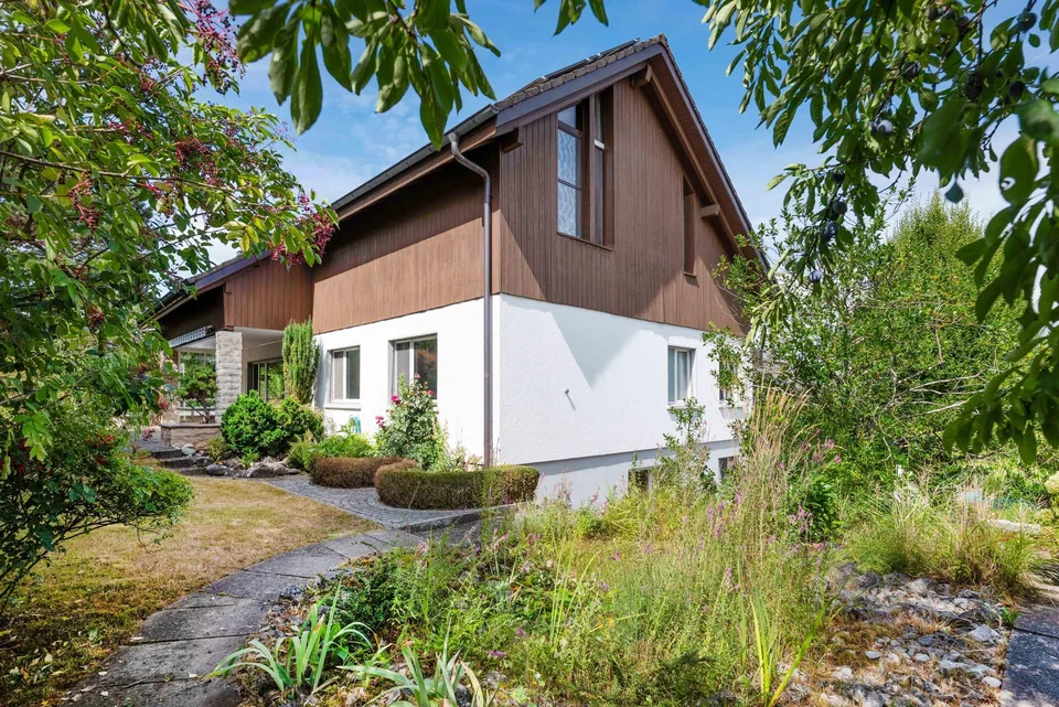 Oasis verte avec piscine, vue lointaine et beaucoup d'espace – photo 2 sur 14