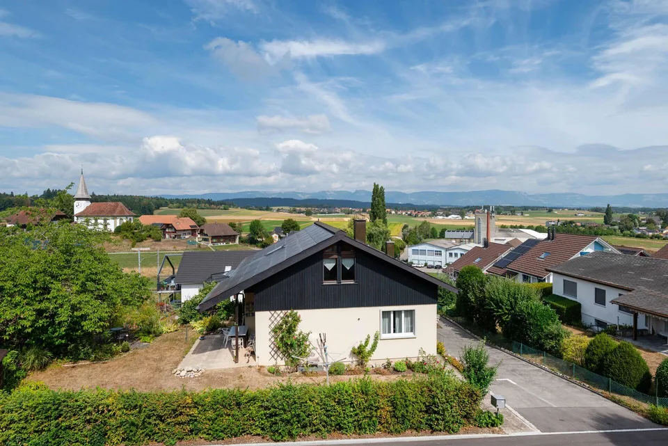Oasis verte avec piscine, vue lointaine et beaucoup d'espace – photo 9 sur 14