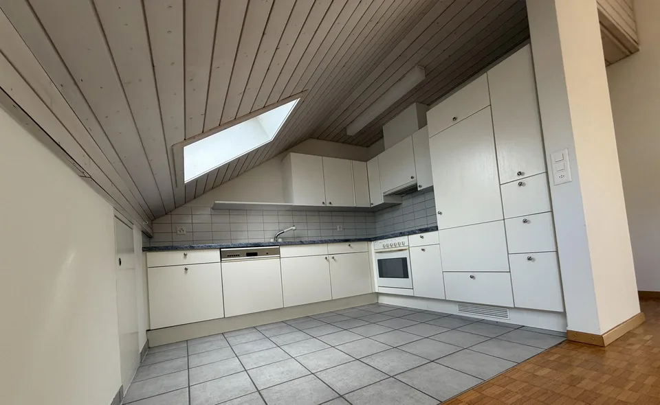 2.5 Zimmer Dachwohnung mit Blick ins Grüne - Buttikon SZ
