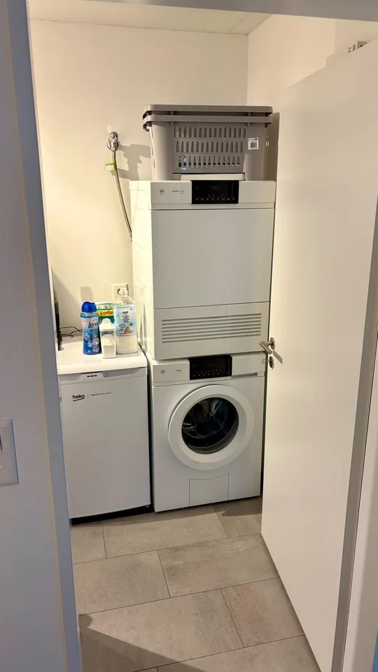 Moderne 4.5-Zimmer Wohnung mit Seesicht und grossem Balkon