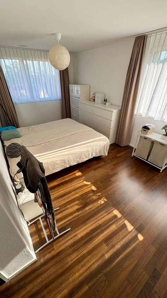 Moderne 4.5-Zimmer Wohnung mit Seesicht und grossem Balkon