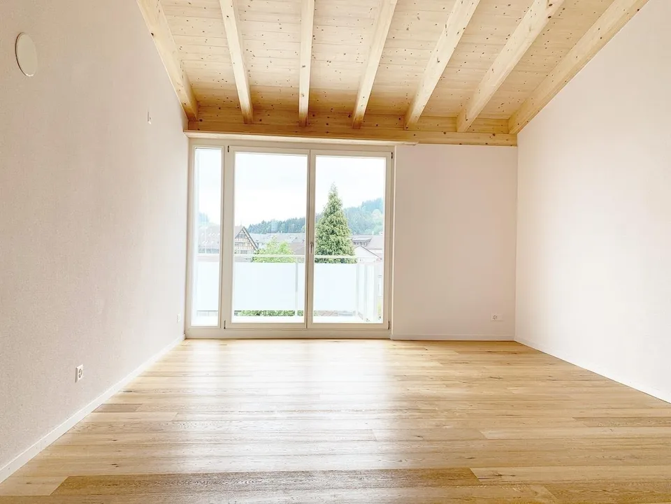 schöne und grosse 3.5 Zimmer Wohnung
