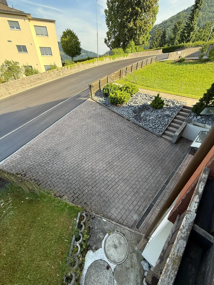 Charmante, frisch renovierte 3.5-Zimmer-Wohnung, sehr sonnig