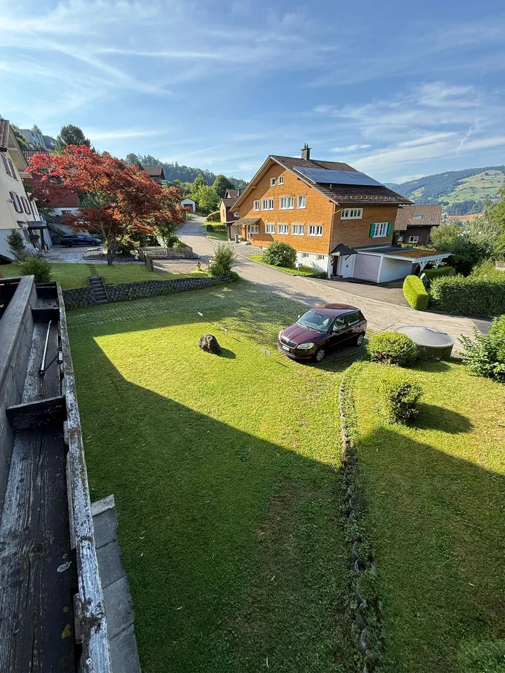 Charmante, frisch renovierte 3.5-Zimmer-Wohnung, sehr sonnig