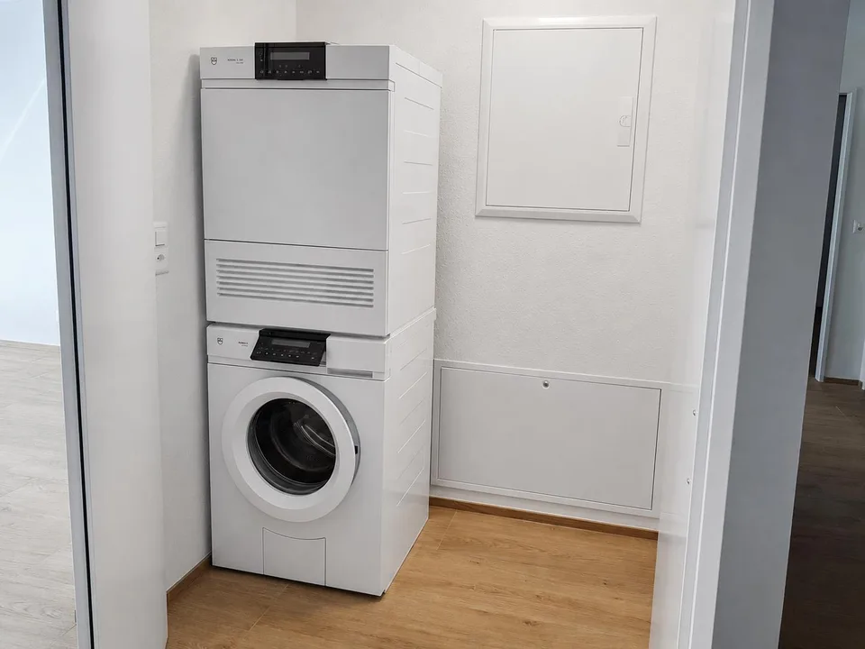 Helle, moderne 2.5 Zimmer-Dachwohnung mit hohem Standard in Dornach