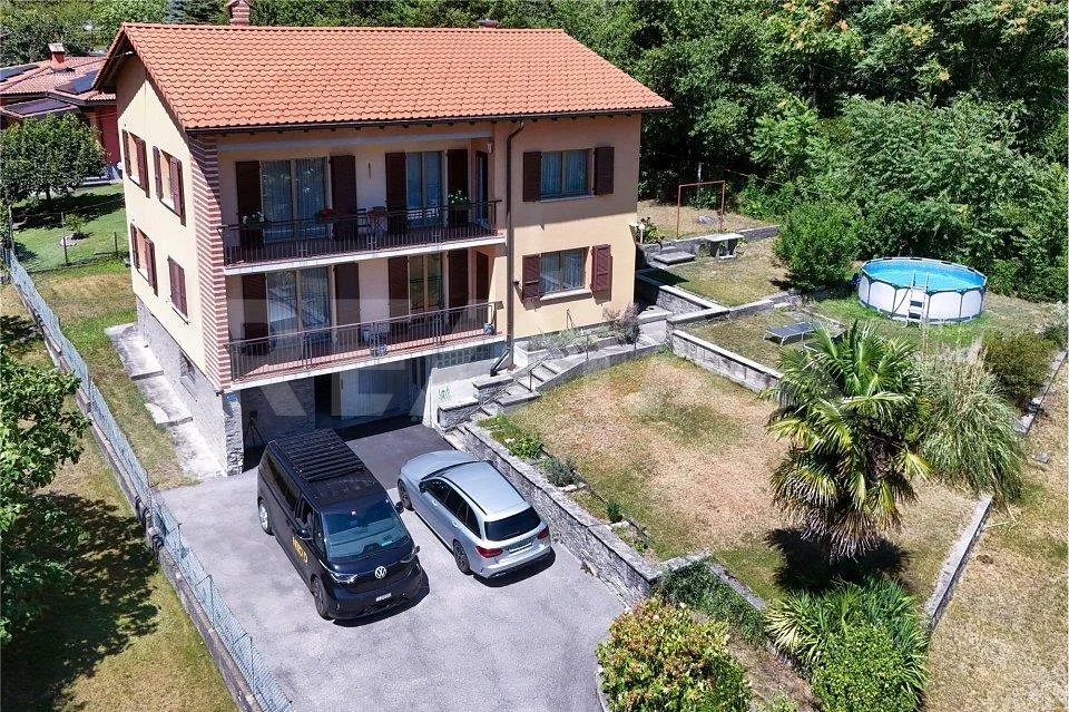 Casa con 2 appartamenti indipendenti e giardino – Foto 3 von 13