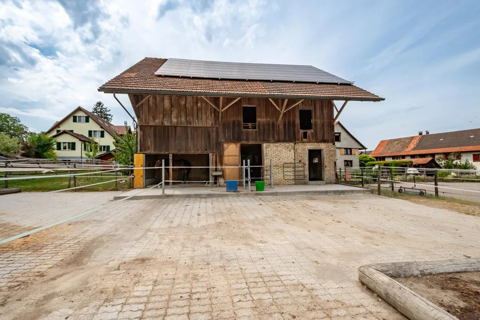 Stilvolles Fachwerkhaus mit Gewerbe und Pferdeinfrastruktur – Foto 19 von 30