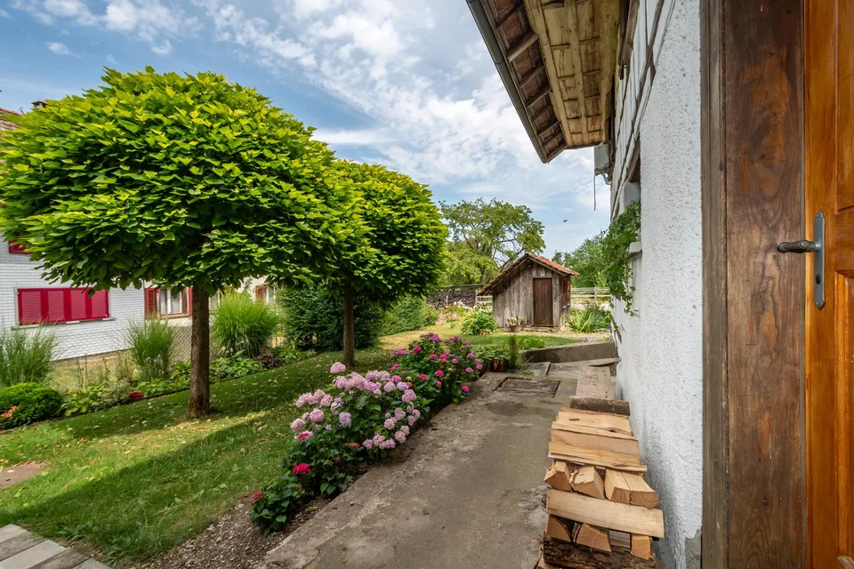 Stilvolles Fachwerkhaus mit Gewerbe und Pferdeinfrastruktur – Foto 25 von 30