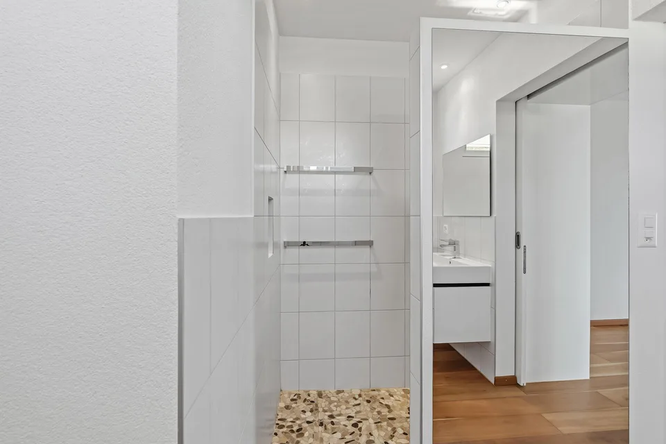 Appartamento attraente di 3,5 locali – generosamente ristrutturato come oasi di 2,5 locali con balcone XXL – foto 11 di 19