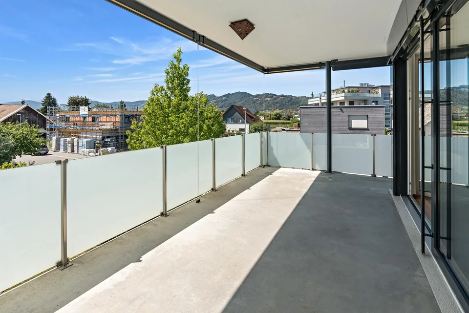 Appartamento attraente di 3,5 locali – generosamente ristrutturato come oasi di 2,5 locali con balcone XXL – foto 13 di 19