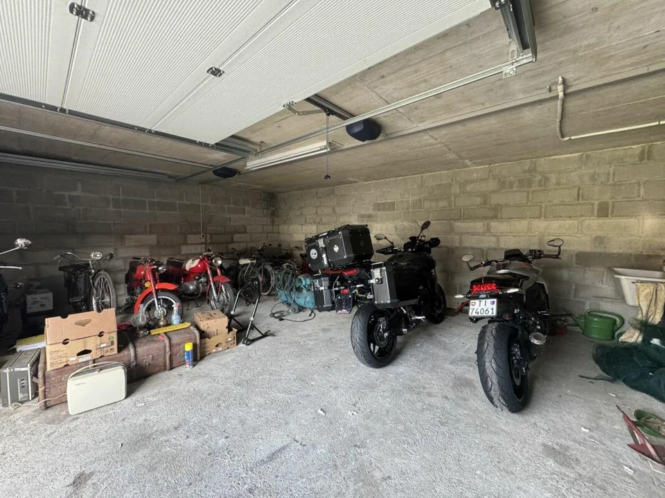 Magazzino con 2 garage in vendita – Foto 7 von 7