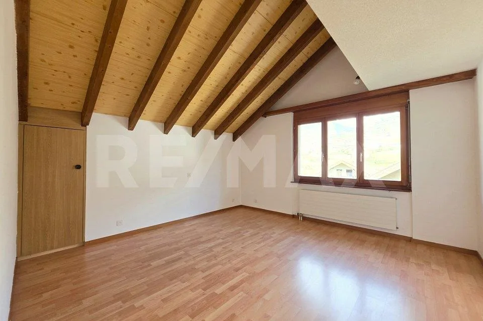 Grosszügige 5.5 Zimmer-Maisonette mit Ausbaupotenzial & Top-Lage na... – Foto 7 von 13