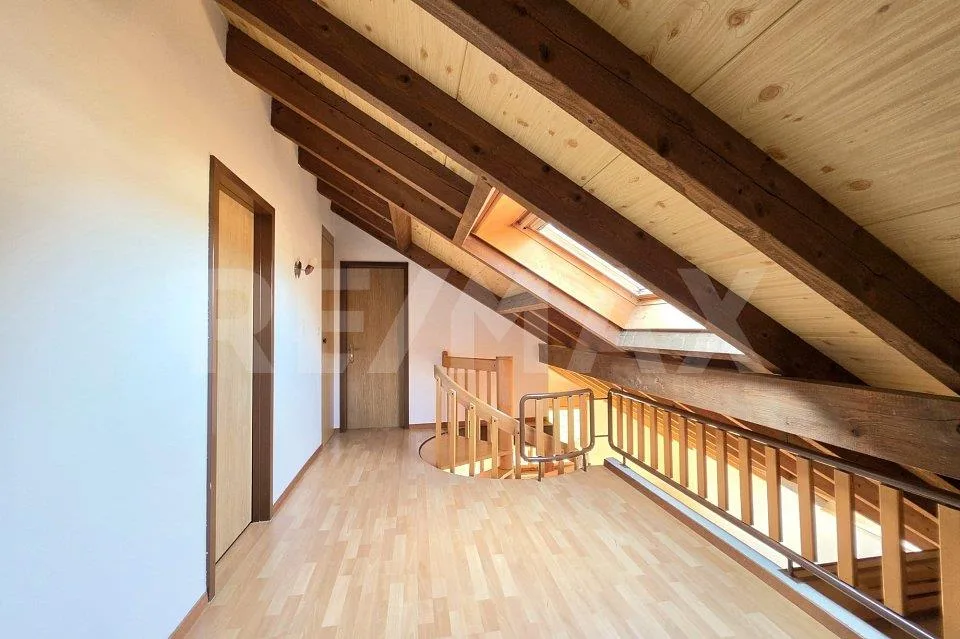 Grosszügige 5.5 Zimmer-Maisonette mit Ausbaupotenzial & Top-Lage na... – Foto 9 von 13