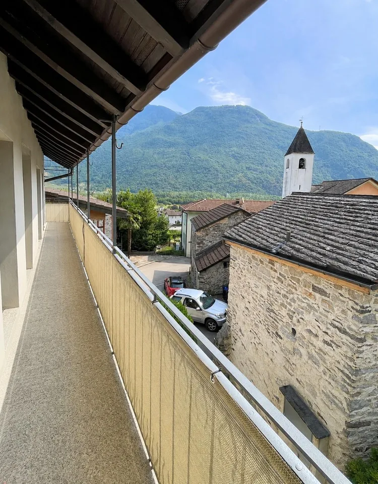 Casa molto ben ristrutturata con appartamenti di 4,5 locali duplex + 2 – Foto 22 von 22